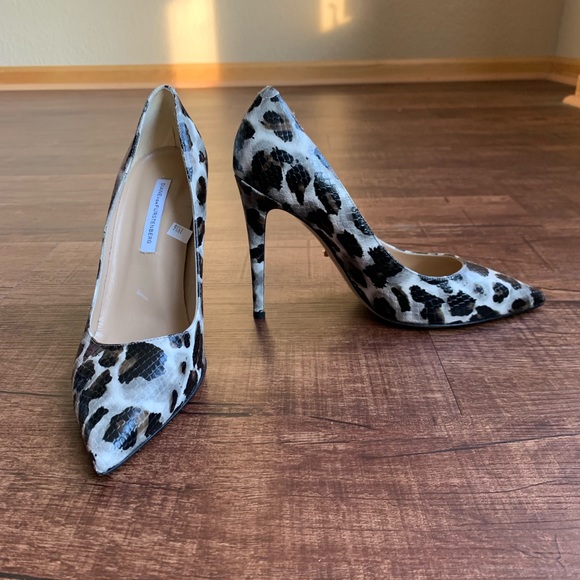 Diane Von Furstenberg 9.5B leopard print pumps - Picture 3 of 8